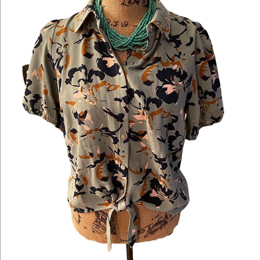 Nine West  Crop Top